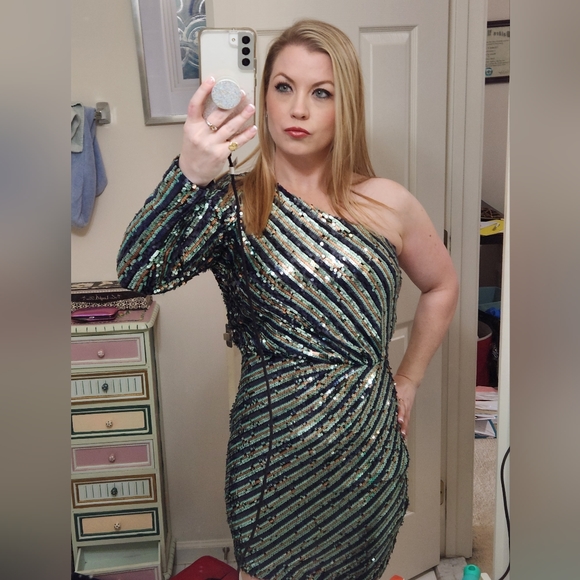 Meet your Posher, Liz - Picture 6 of 16